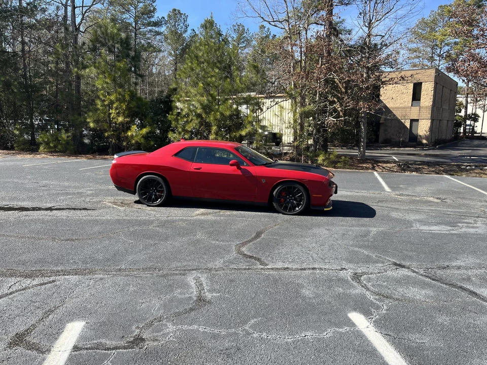 2015 Dodge Challenger SRT Hellcat 3rd Gen - Image 9 of 31
