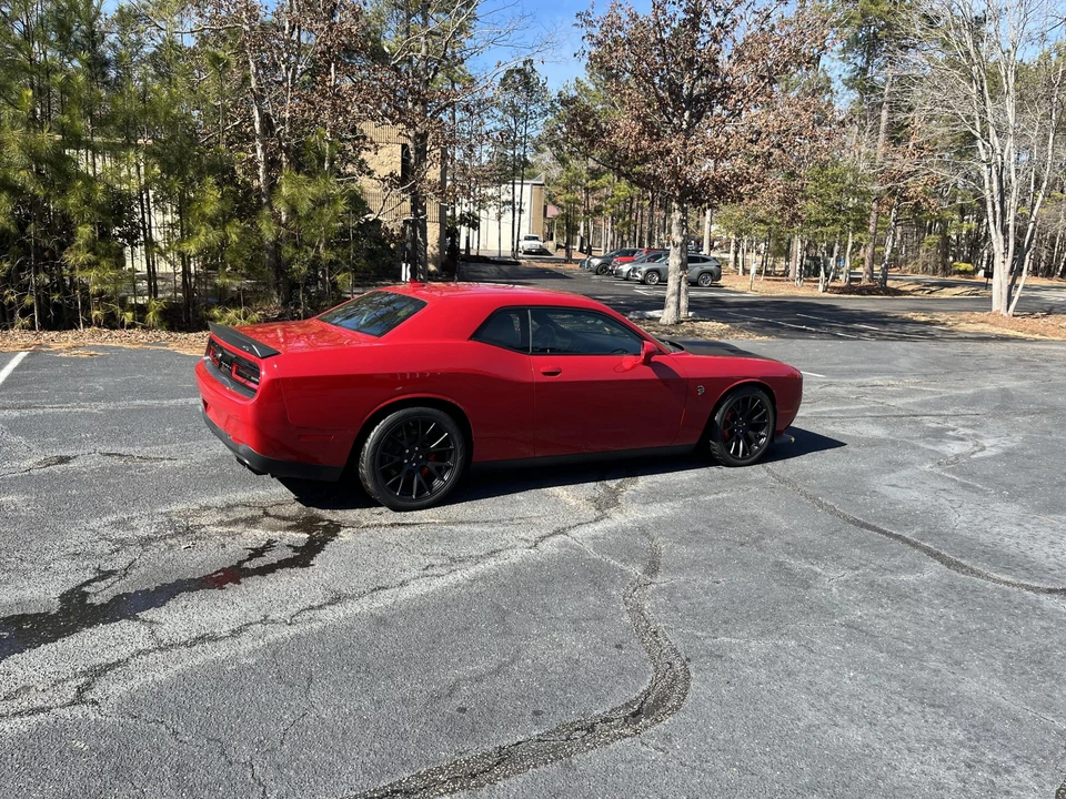 2015 Dodge Challenger SRT Hellcat 3rd Gen - Image 11 of 31