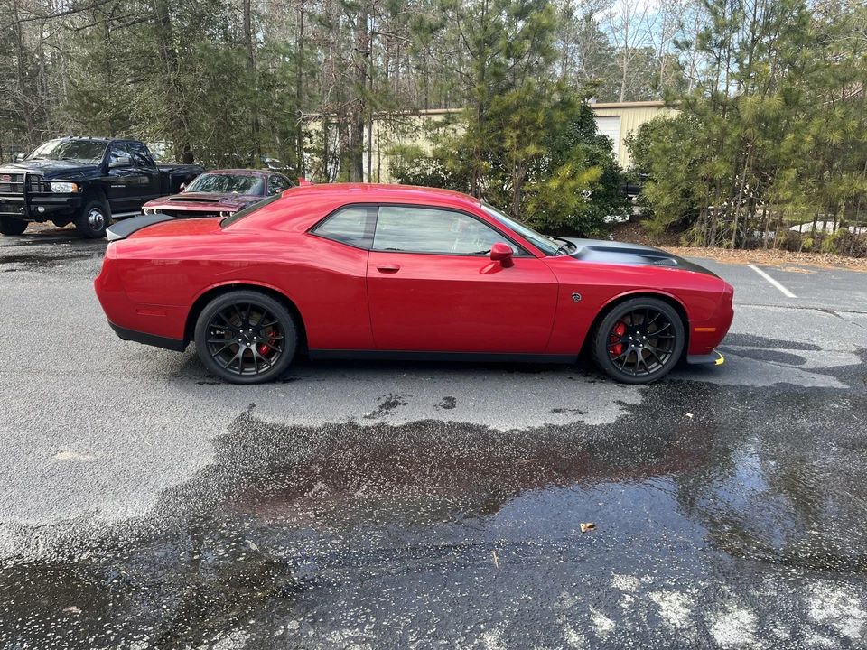 2015 Dodge Challenger SRT Hellcat 3rd Gen - Image 10 of 31