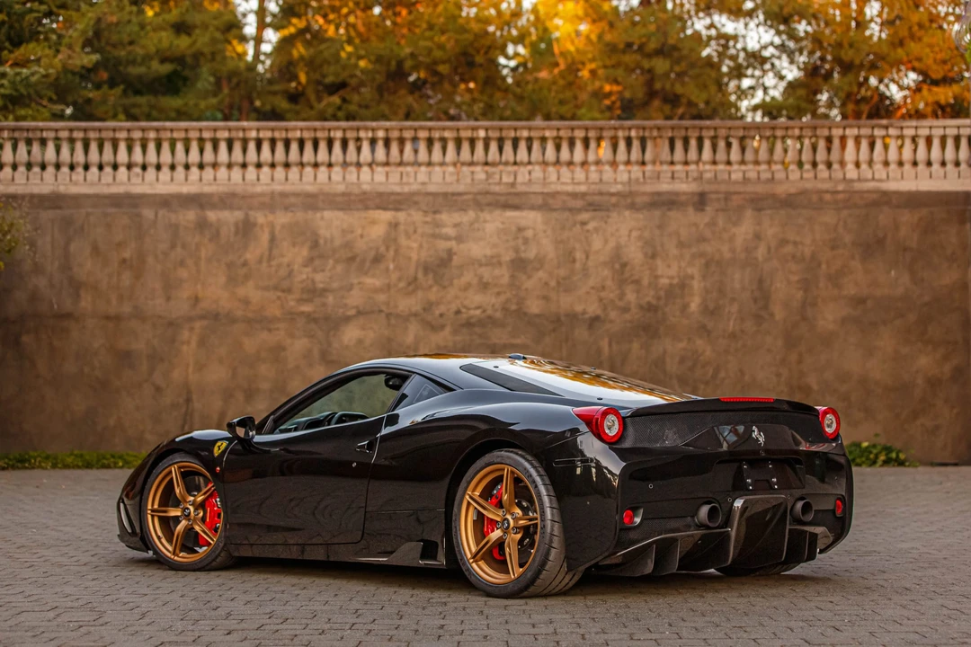 2015 Ferrari 458 Speciale - Image 8 of 31