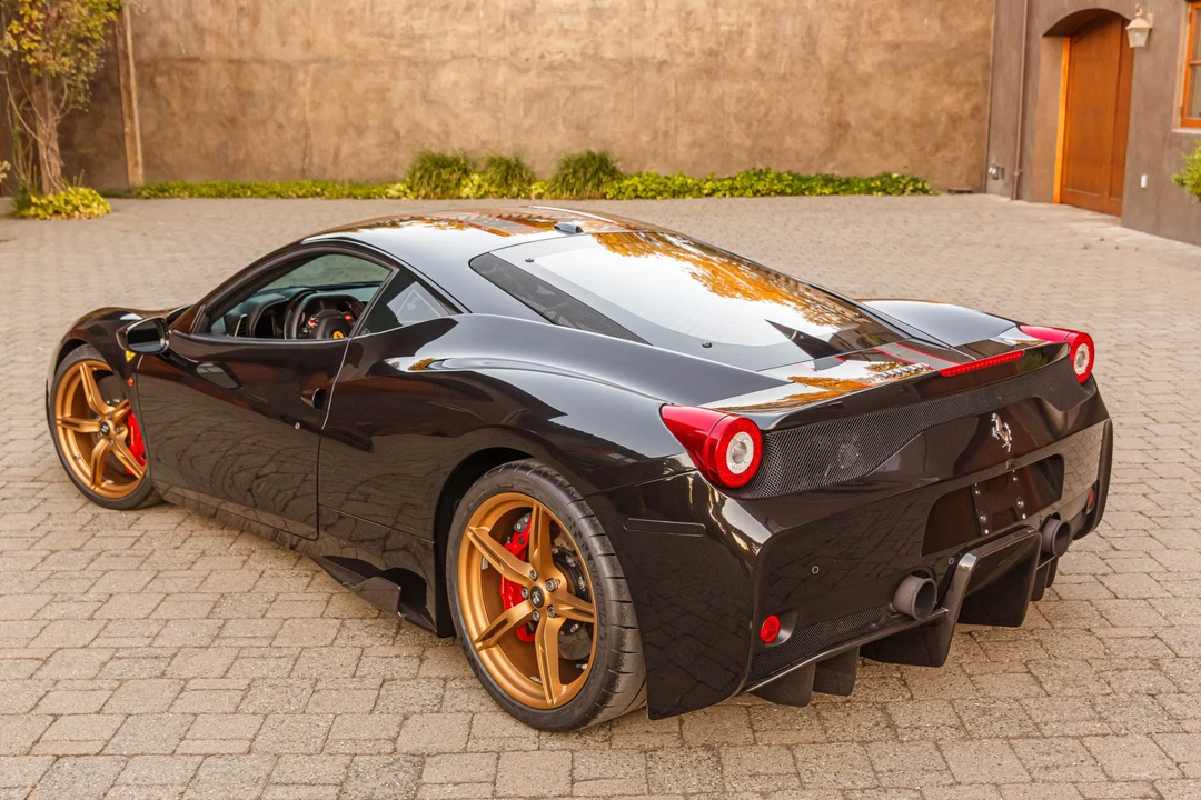 2015 Ferrari 458 Speciale - Image 10 of 31