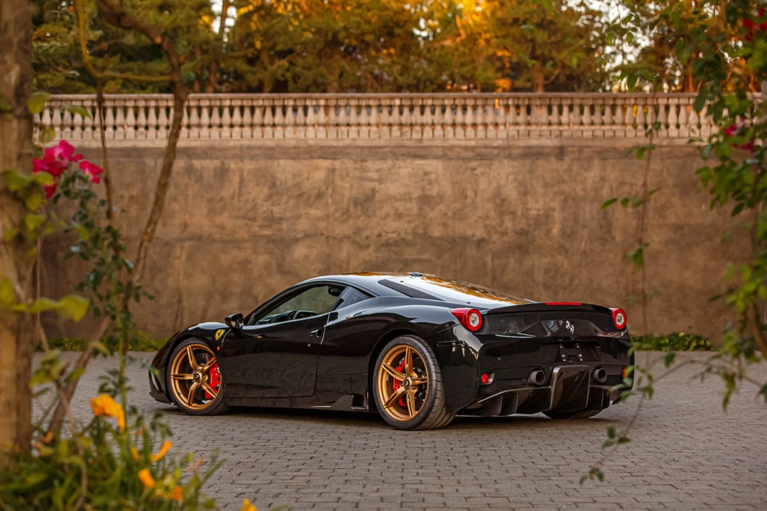 2015 Ferrari 458 Speciale - Image 7 of 31