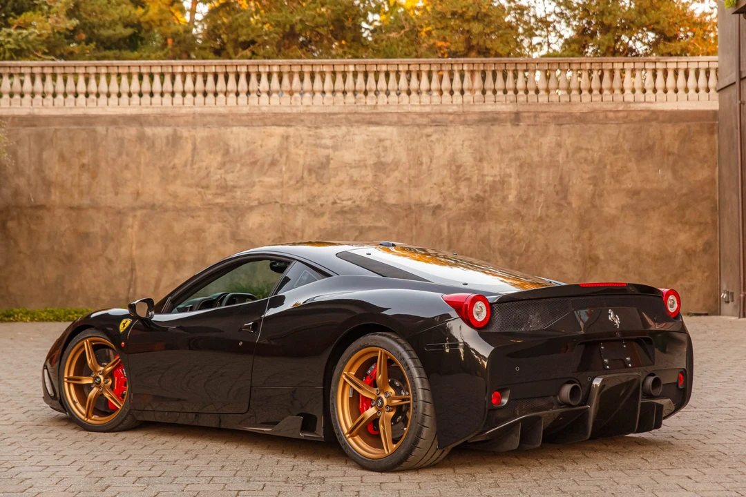 2015 Ferrari 458 Speciale - Image 9 of 31