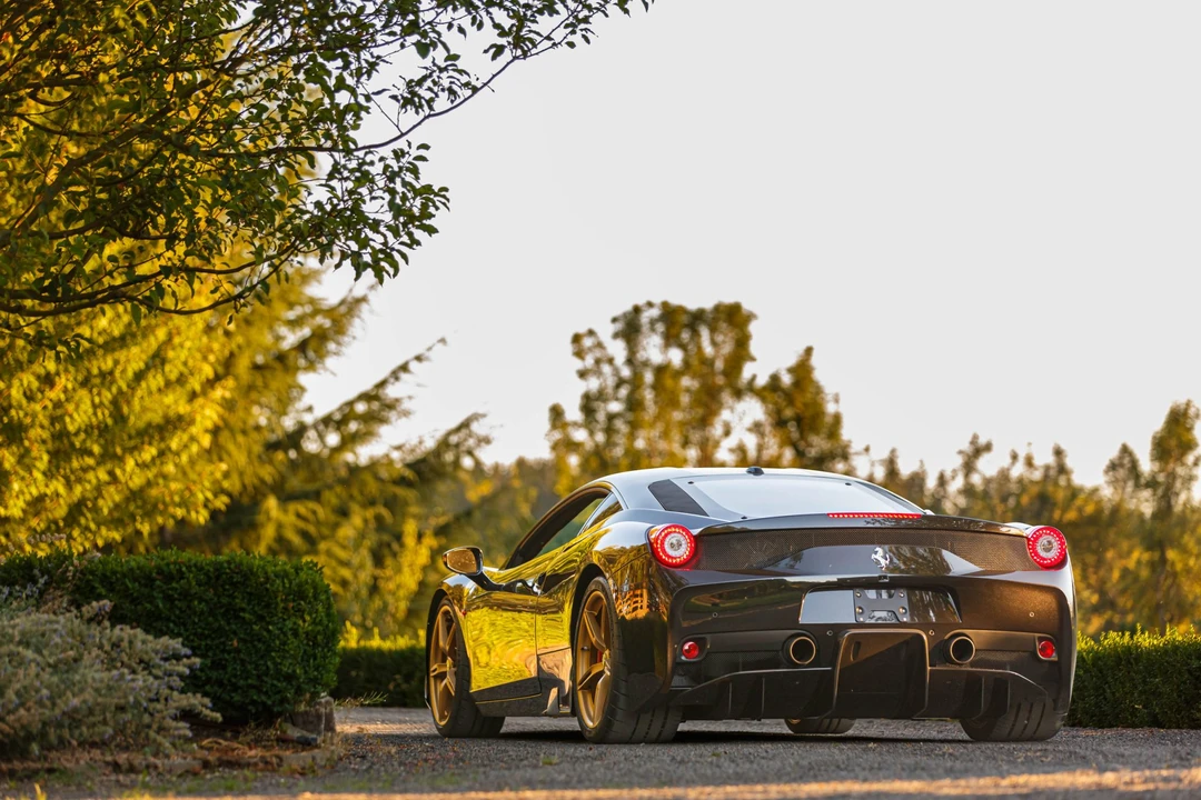 2015 Ferrari 458 Speciale - Image 25 of 31