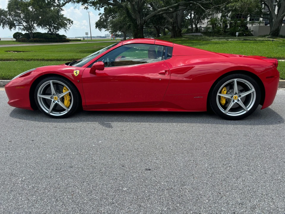 2015 Ferrari 458 Spider - Image 12 of 31