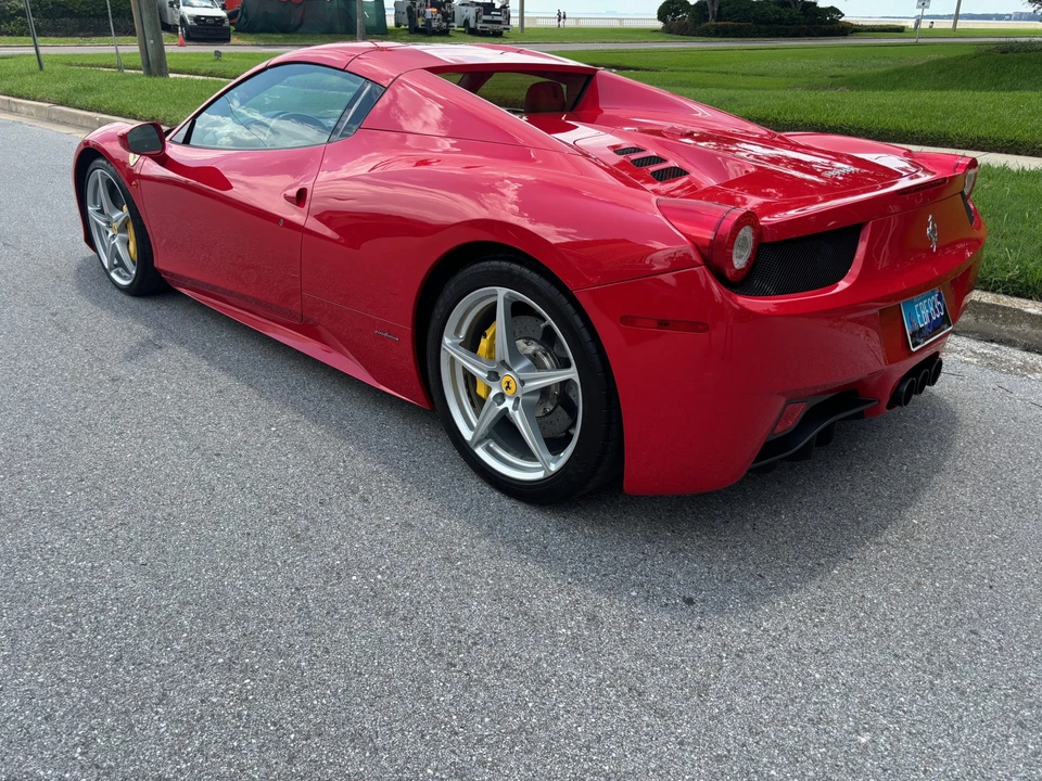 2015 Ferrari 458 Spider - Image 13 of 31