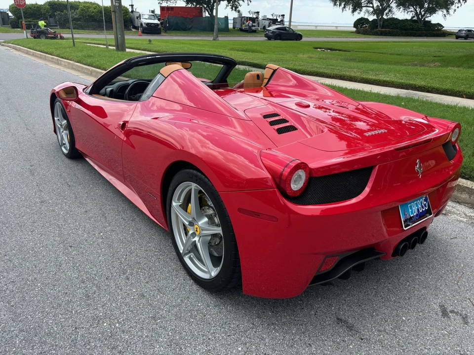 2015 Ferrari 458 Spider - Image 7 of 31