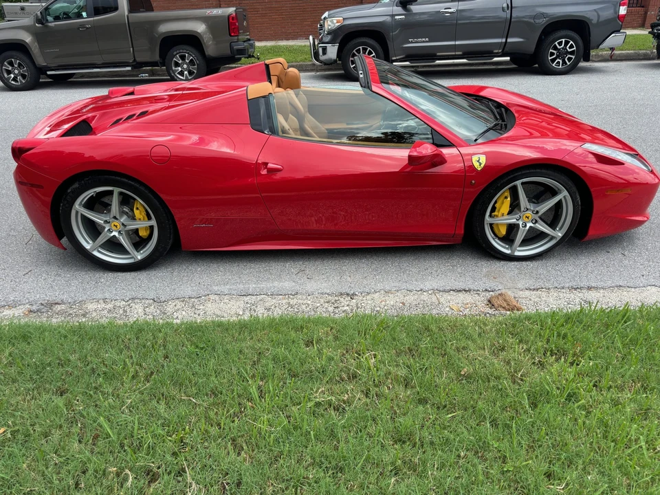 2015 Ferrari 458 Spider - Image 10 of 31