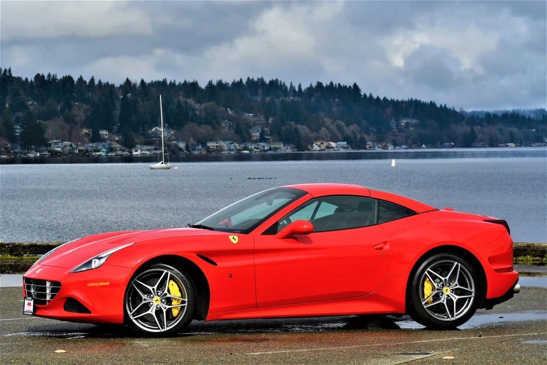 2015 Ferrari California T - Image 4 of 31