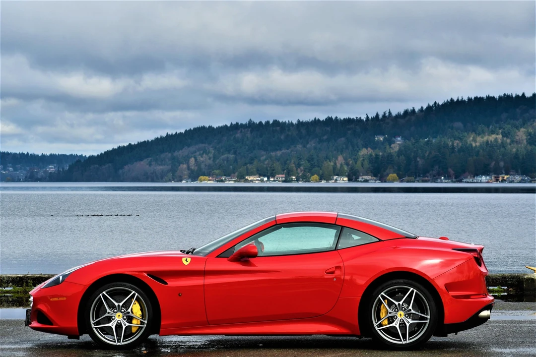 2015 Ferrari California T - Image 5 of 31