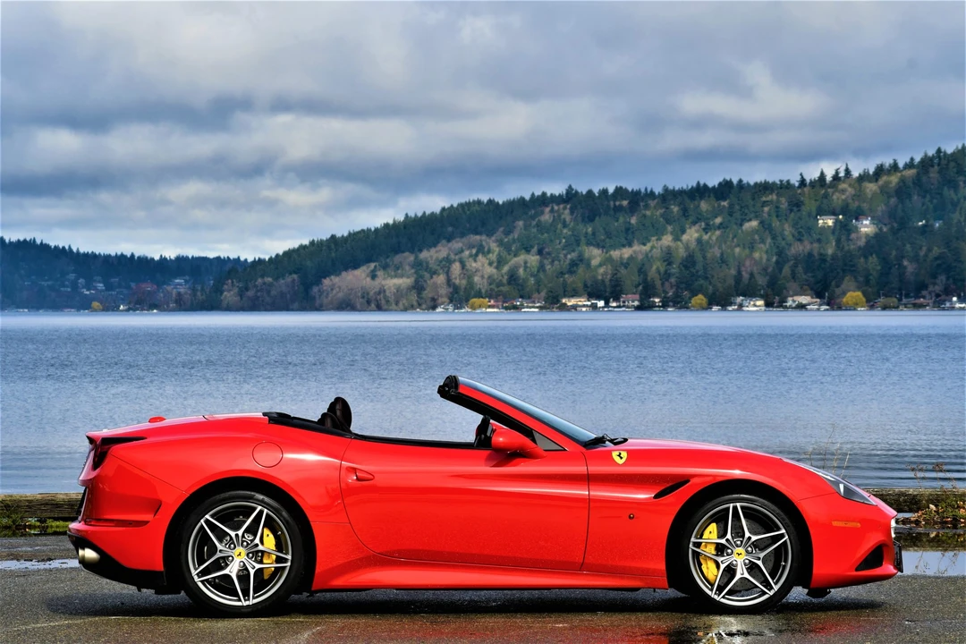 2015 Ferrari California T - Image 24 of 31