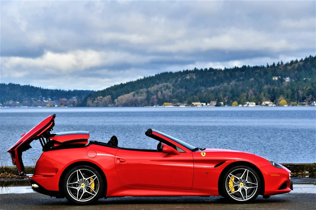 2015 Ferrari California T - Image 22 of 31