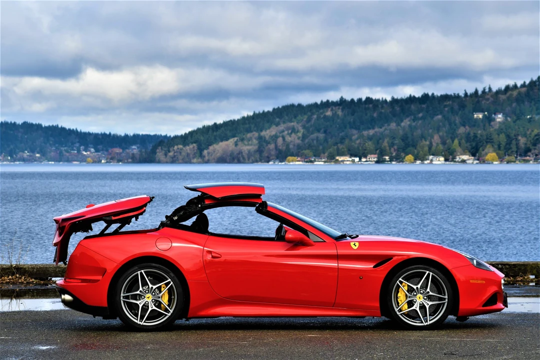 2015 Ferrari California T - Image 18 of 31