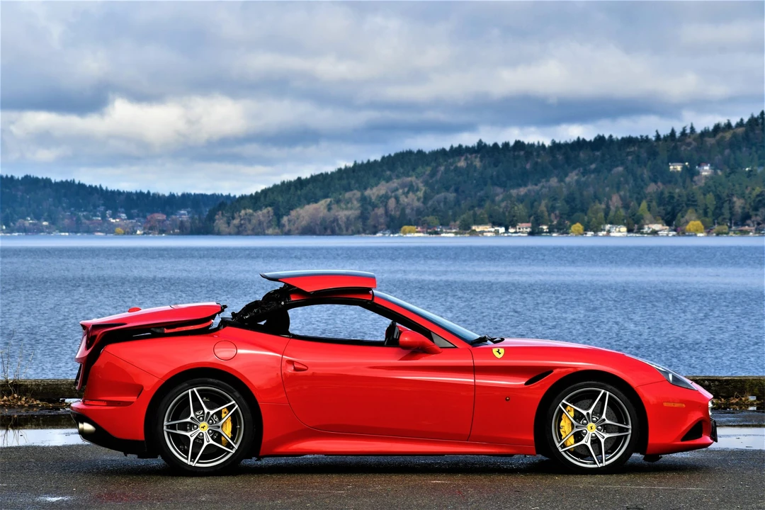 2015 Ferrari California T - Image 17 of 31