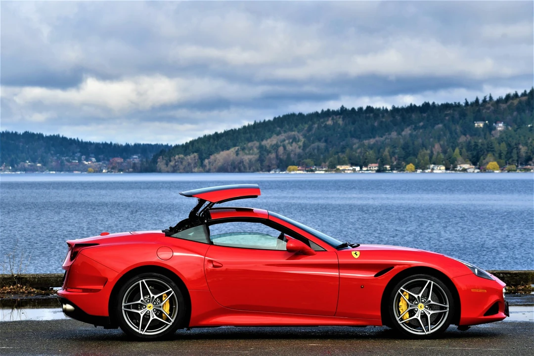 2015 Ferrari California T - Image 15 of 31
