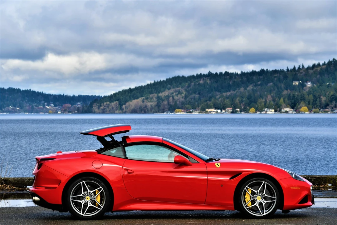 2015 Ferrari California T - Image 13 of 31