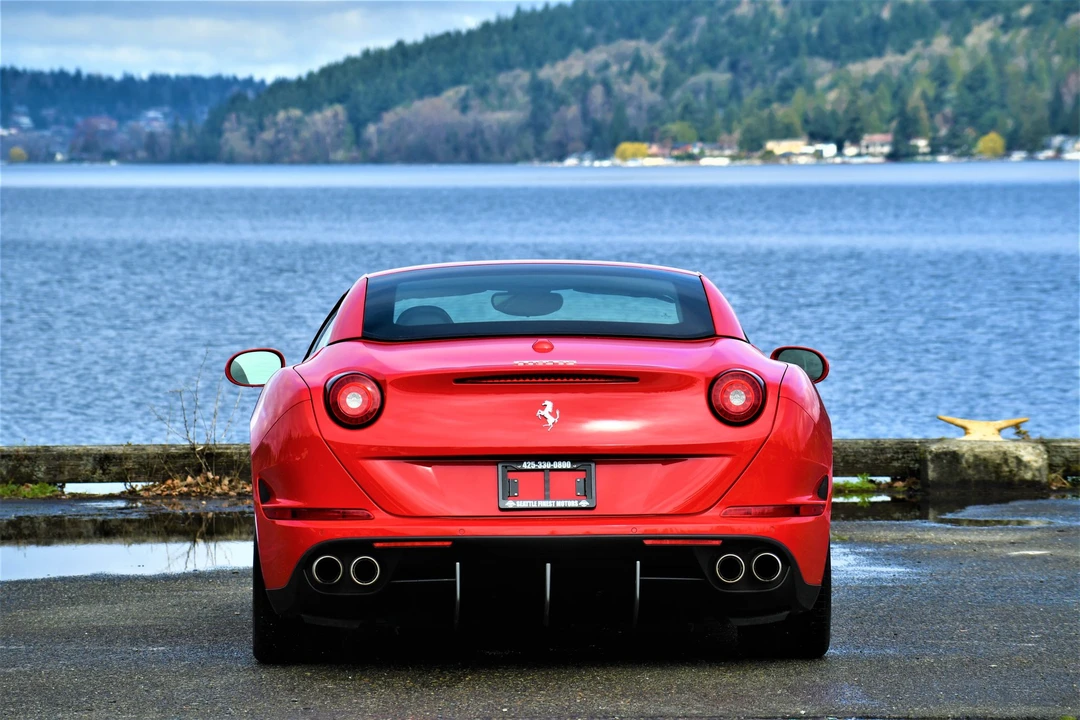 2015 Ferrari California T - Image 8 of 31