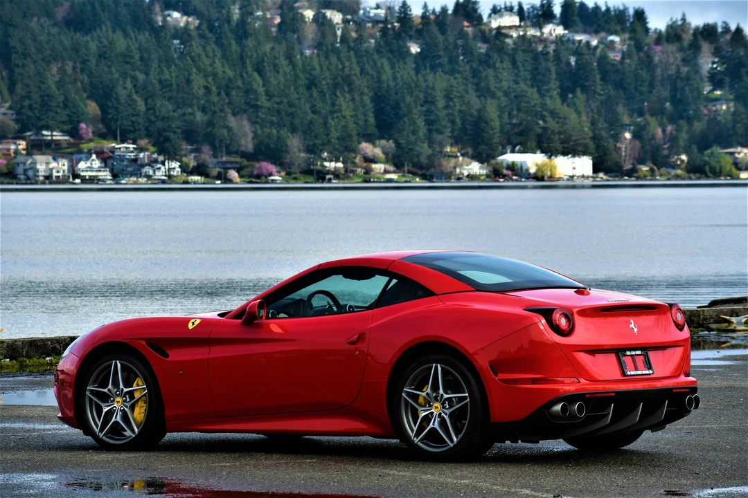 2015 Ferrari California T - Image 7 of 31