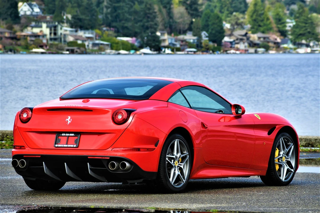 2015 Ferrari California T - Image 10 of 31