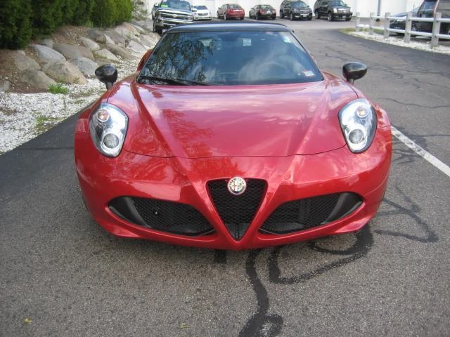 2016 Alfa Romeo 4C Spider - Image 11 of 31