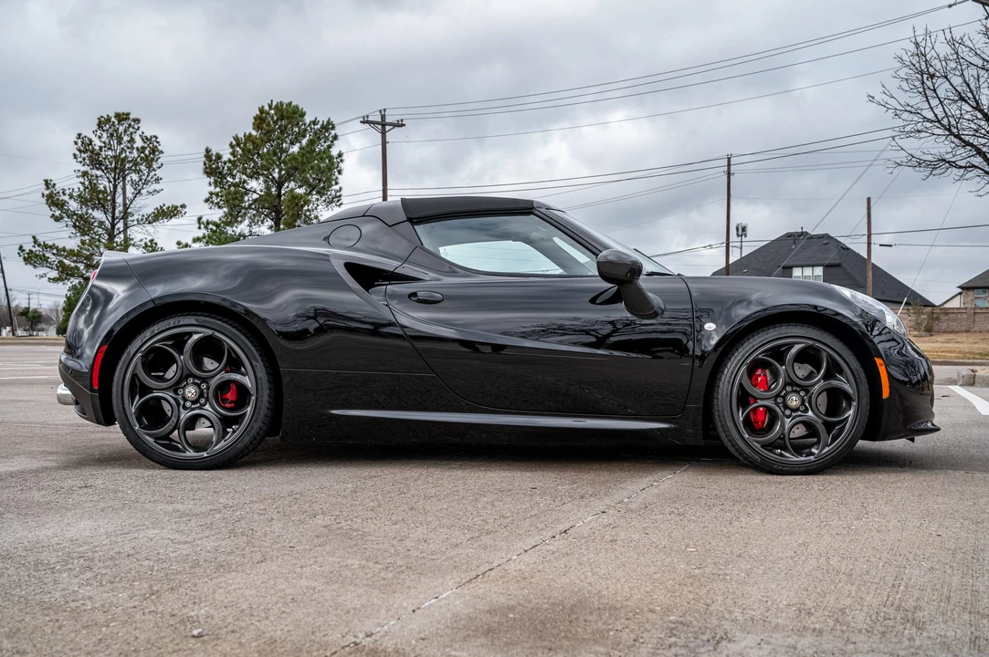 2016 Alfa Romeo 4C Spider - Image 3 of 31