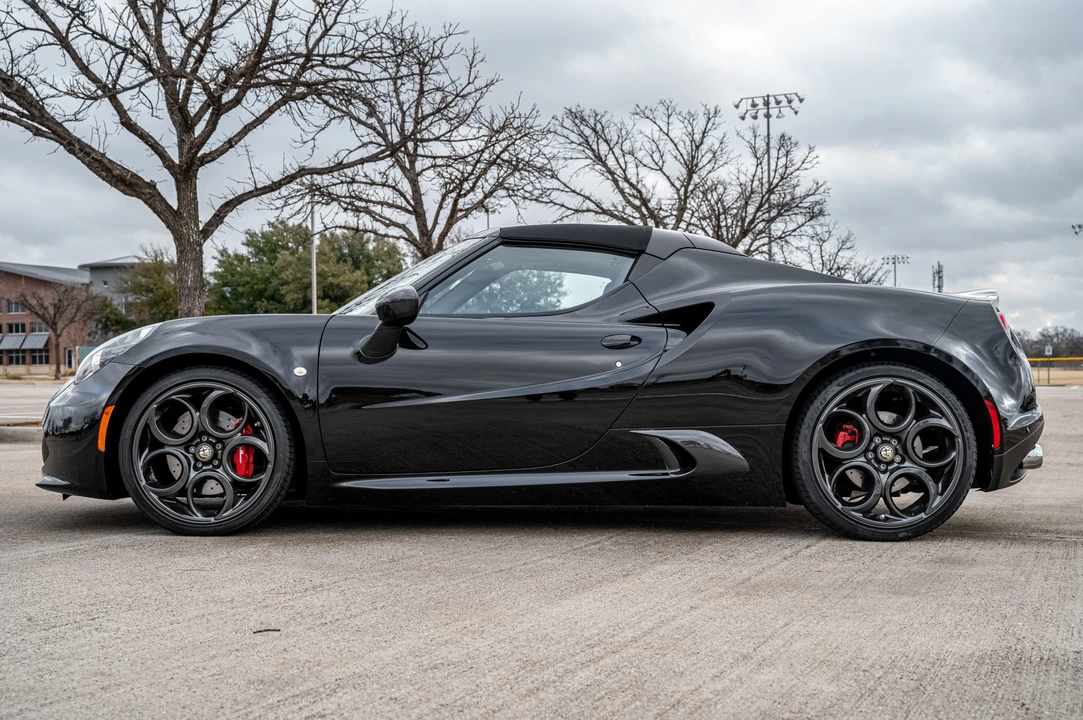 2016 Alfa Romeo 4C Spider - Image 7 of 31
