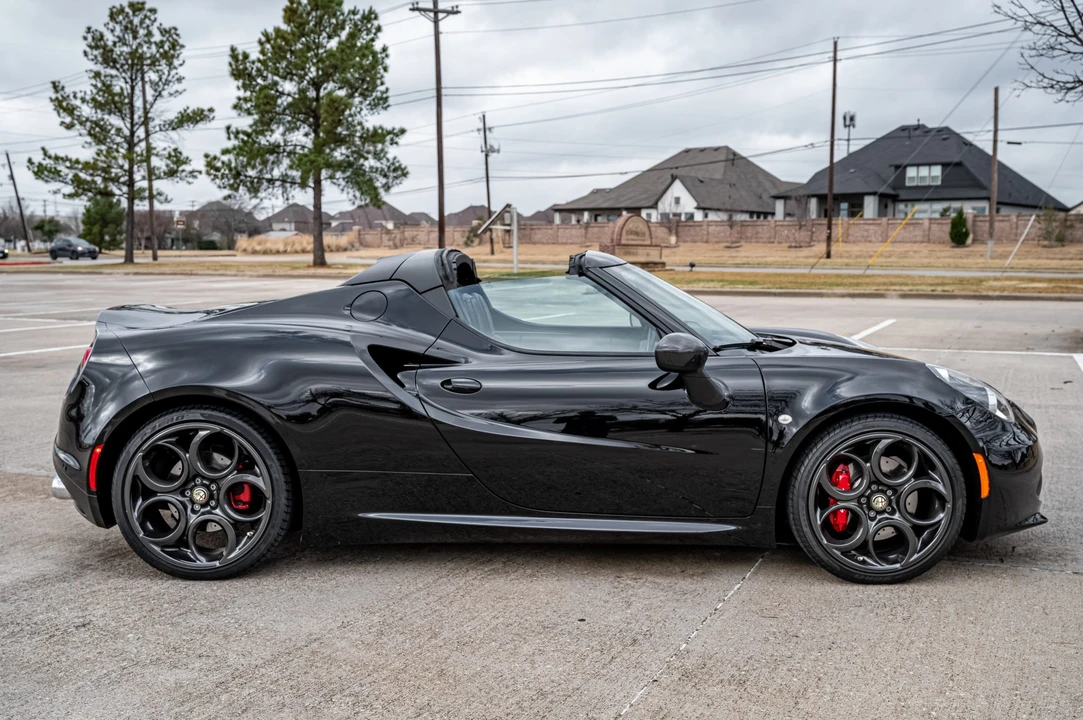 2016 Alfa Romeo 4C Spider - Image 13 of 31
