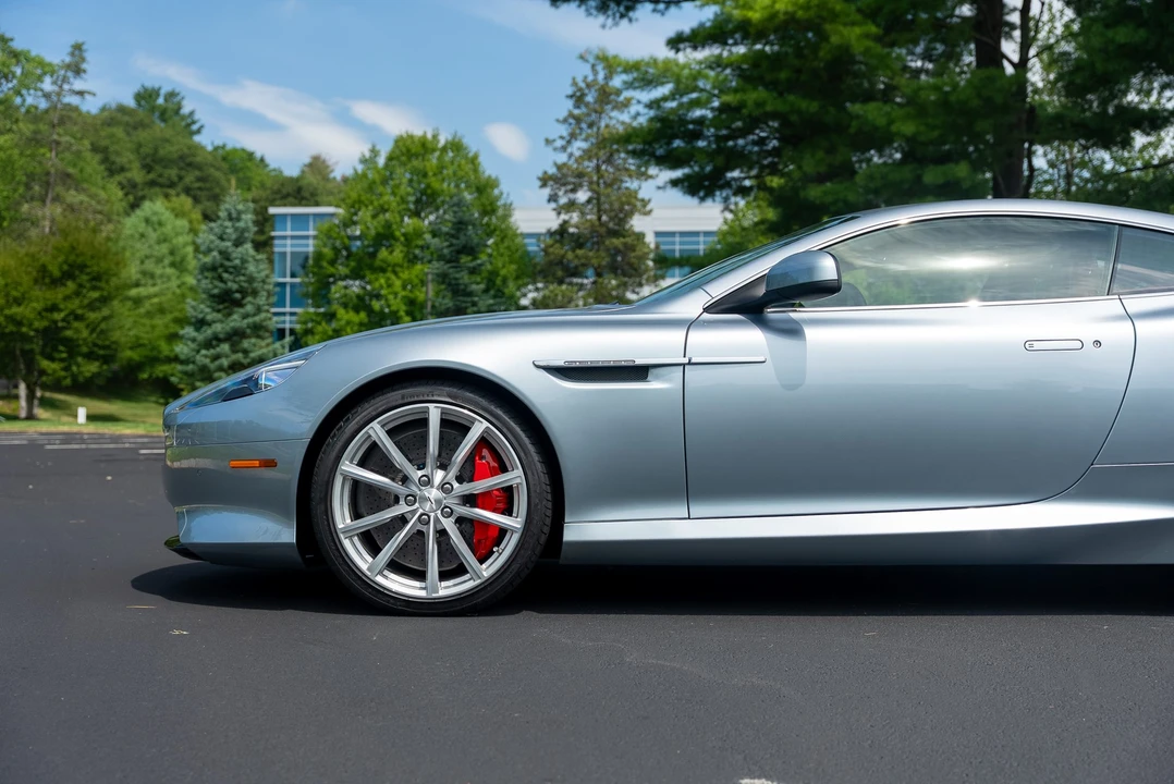 2016 Aston Martin DB9 - Image 24 of 31