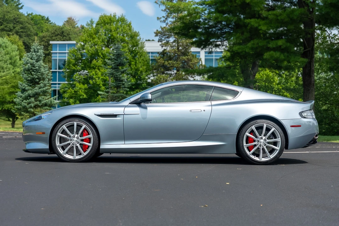 2016 Aston Martin DB9 - Image 3 of 31