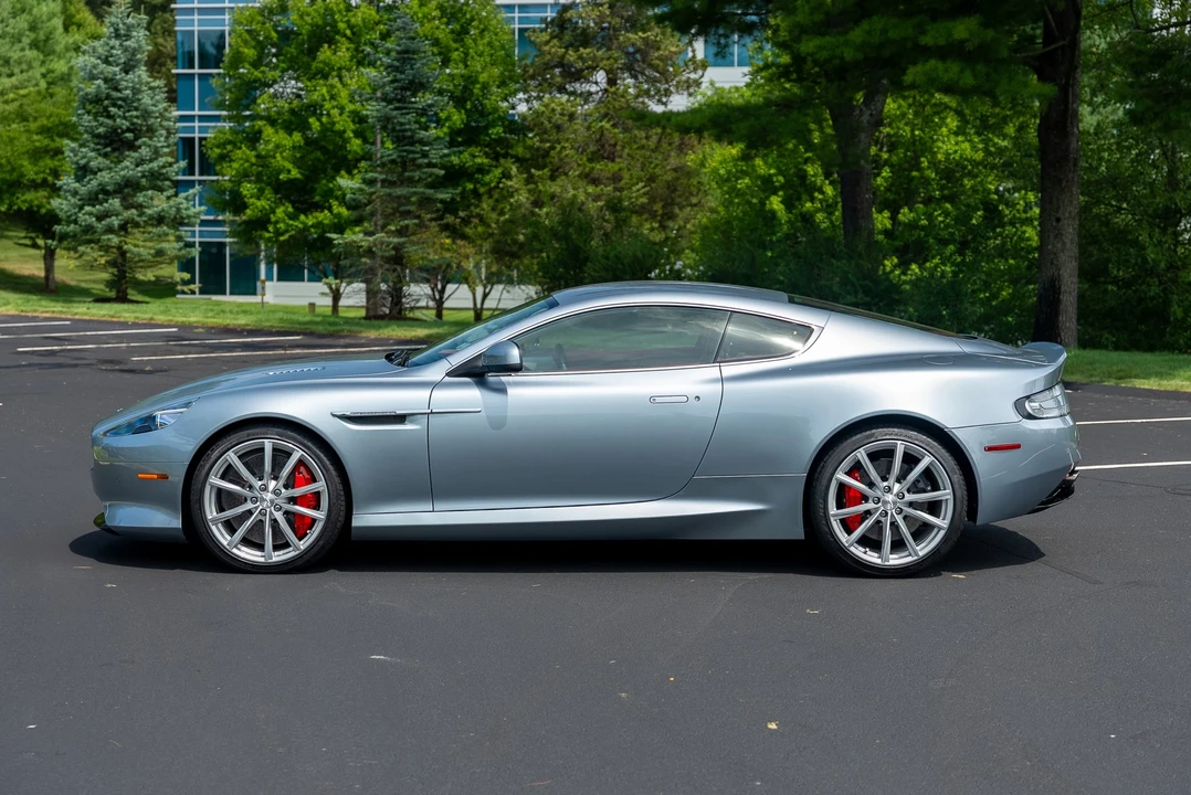 2016 Aston Martin DB9 - Image 4 of 31