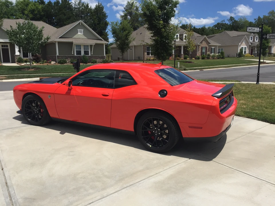 2016 Dodge Challenger SRT Hellcat 3rd Gen - Image 8 of 31