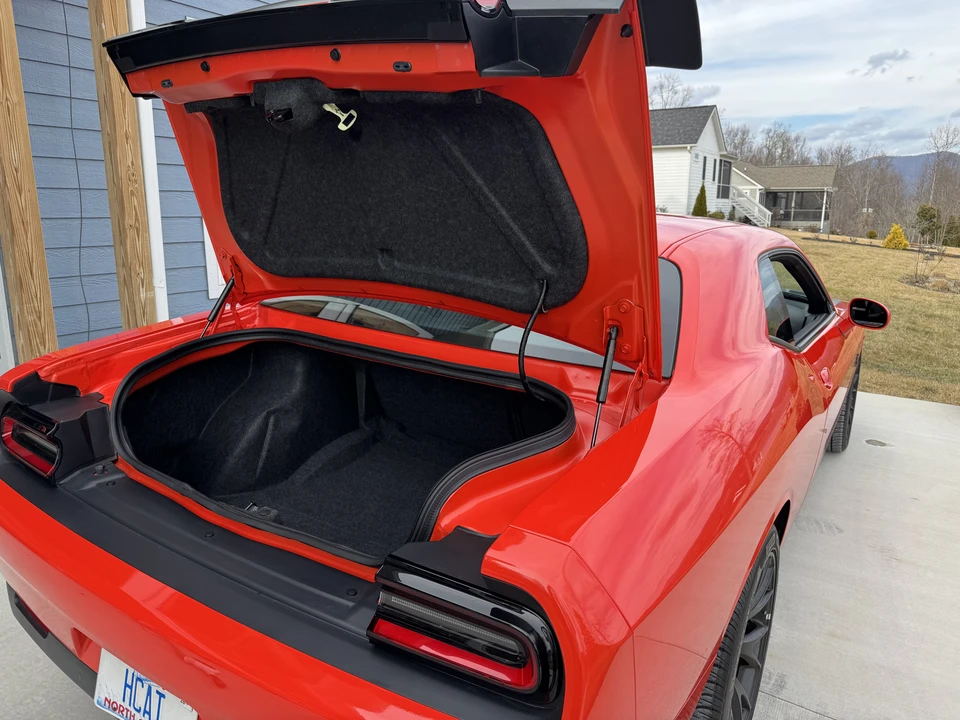 2016 Dodge Challenger SRT Hellcat 3rd Gen - Image 24 of 31