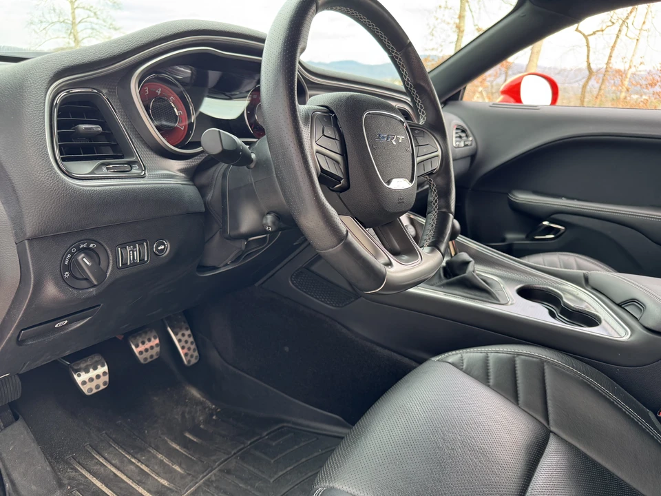 2016 Dodge Challenger SRT Hellcat 3rd Gen - Image 15 of 31