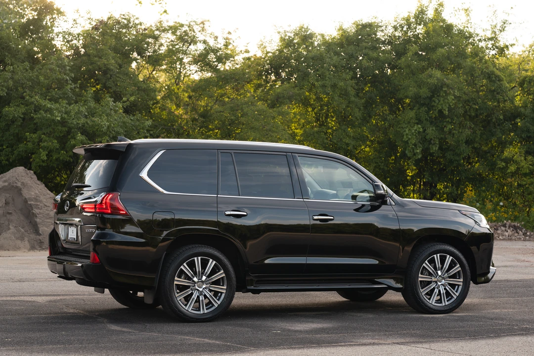 2016 Lexus LX 3rd Gen - Image 16 of 31