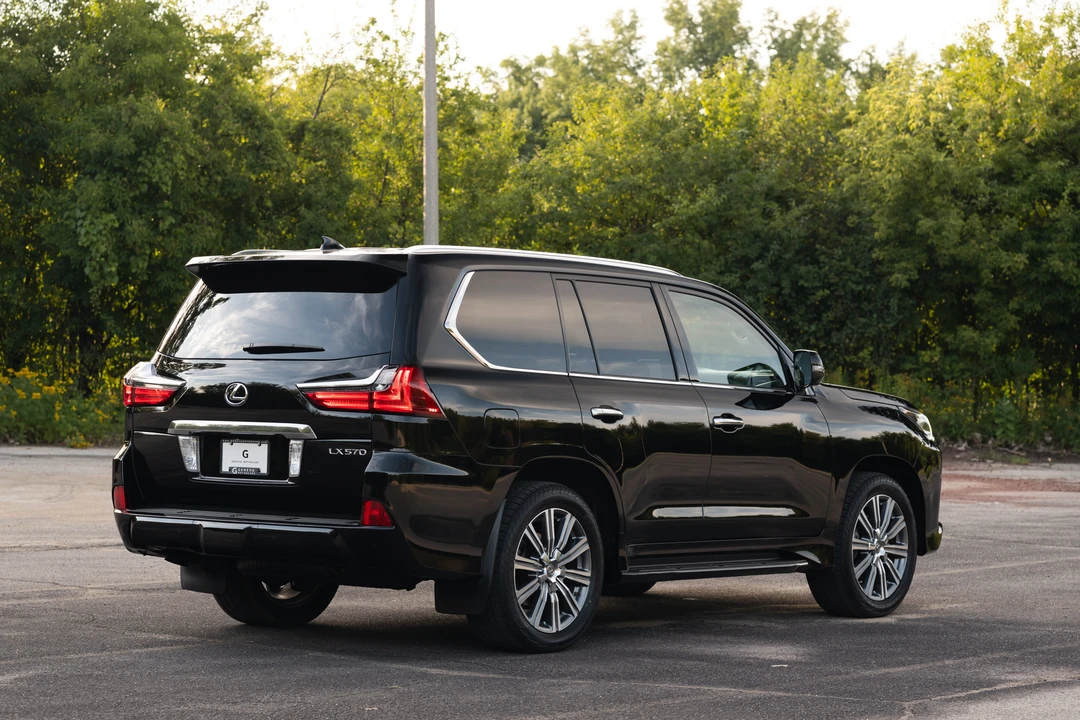 2016 Lexus LX 3rd Gen - Image 18 of 31