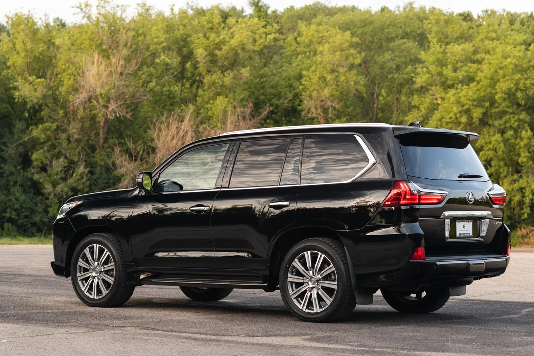 2016 Lexus LX 3rd Gen - Image 21 of 31