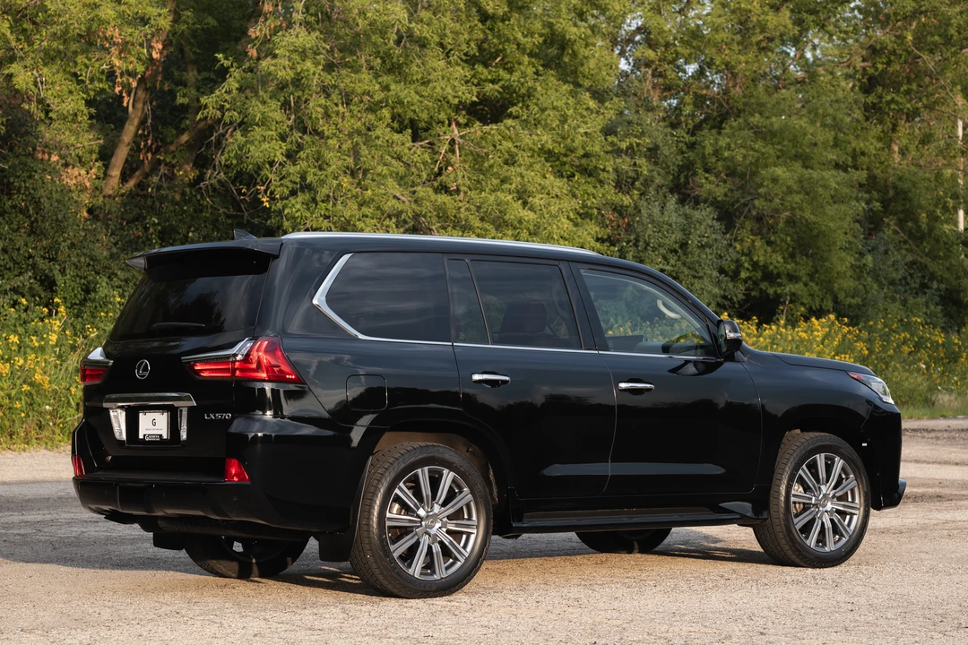 2016 Lexus LX 3rd Gen - Image 17 of 31