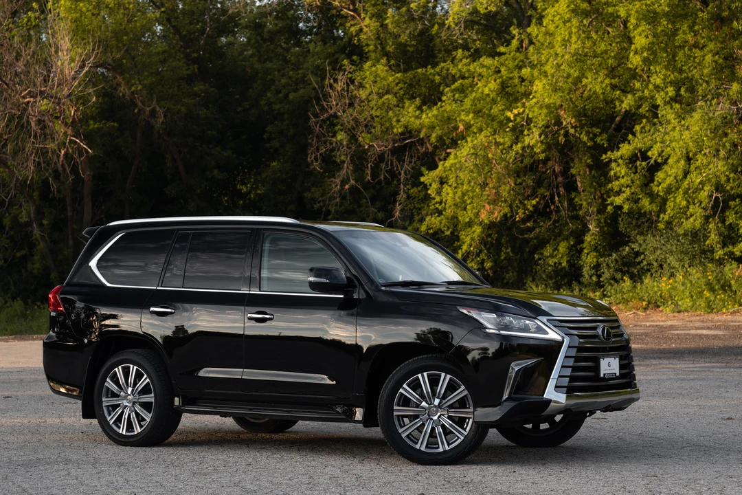 2016 Lexus LX 3rd Gen - Image 15 of 31