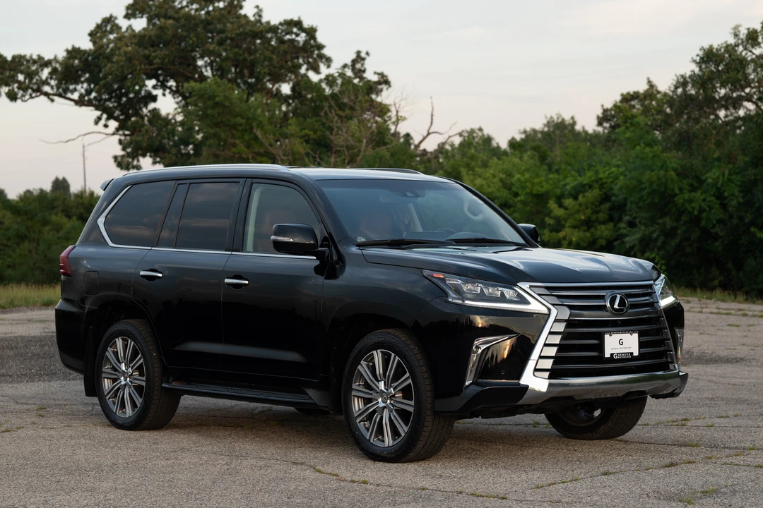 2016 Lexus LX 3rd Gen - Image 11 of 31