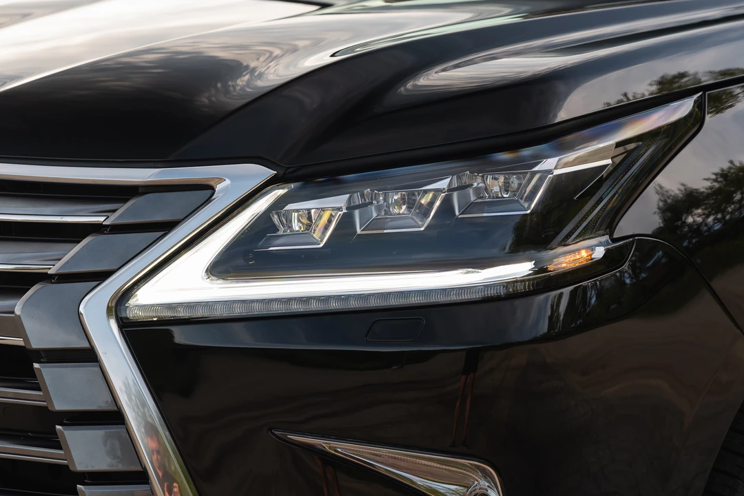 2016 Lexus LX 3rd Gen - Image 29 of 31