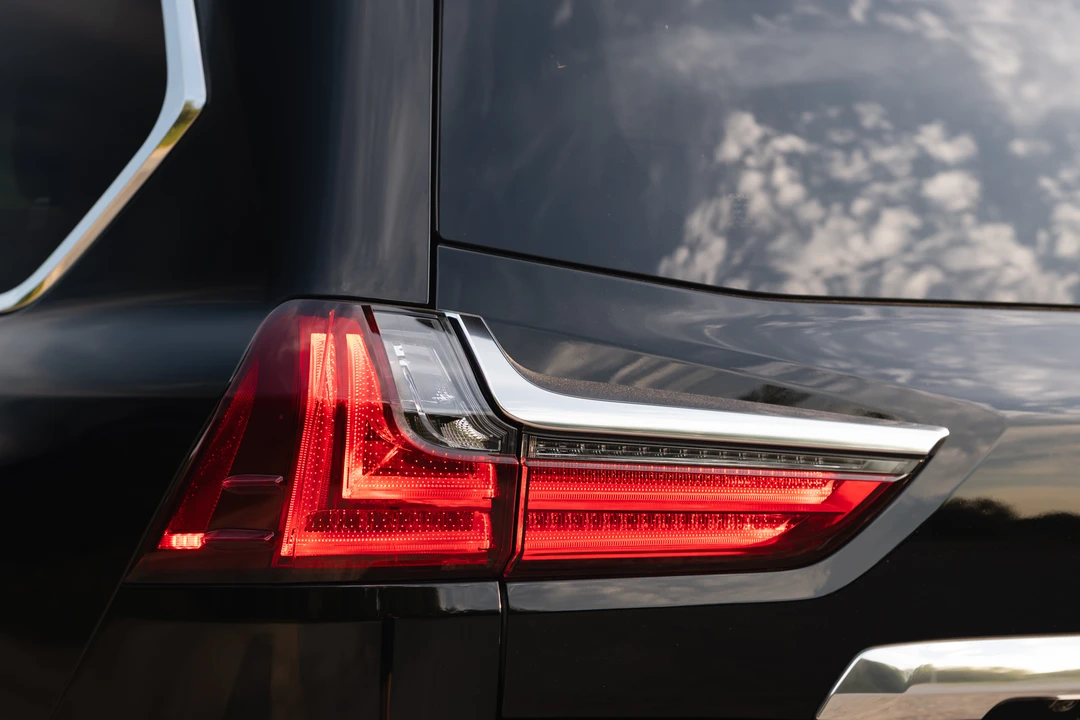 2016 Lexus LX 3rd Gen - Image 30 of 31