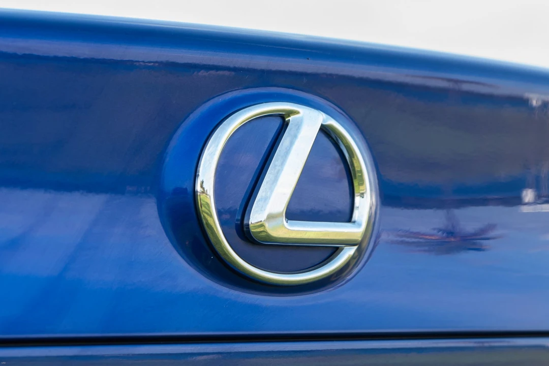 2016 Lexus RC F - Image 22 of 31