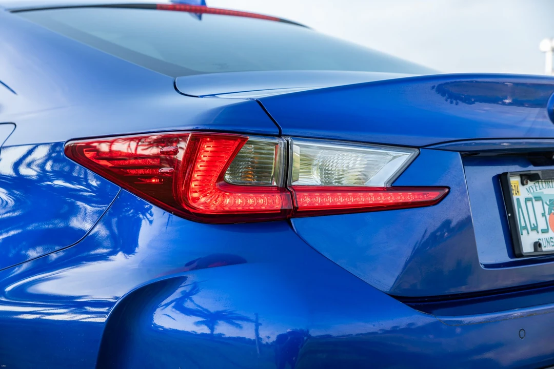 2016 Lexus RC F - Image 12 of 31