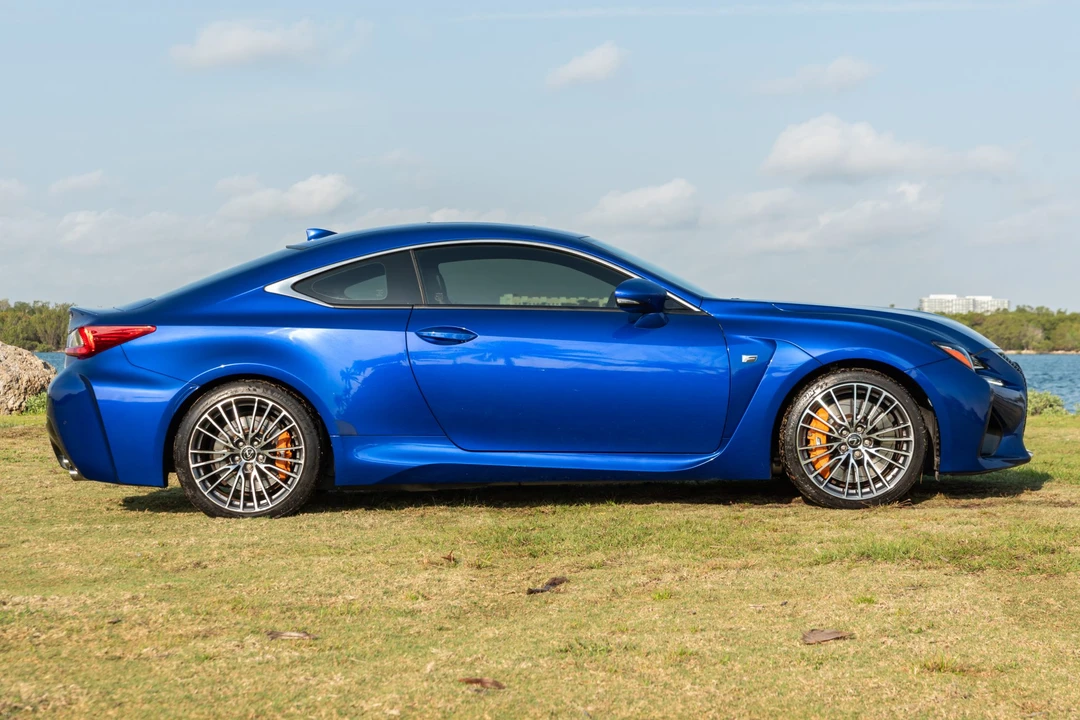 2016 Lexus RC F - Image 5 of 31