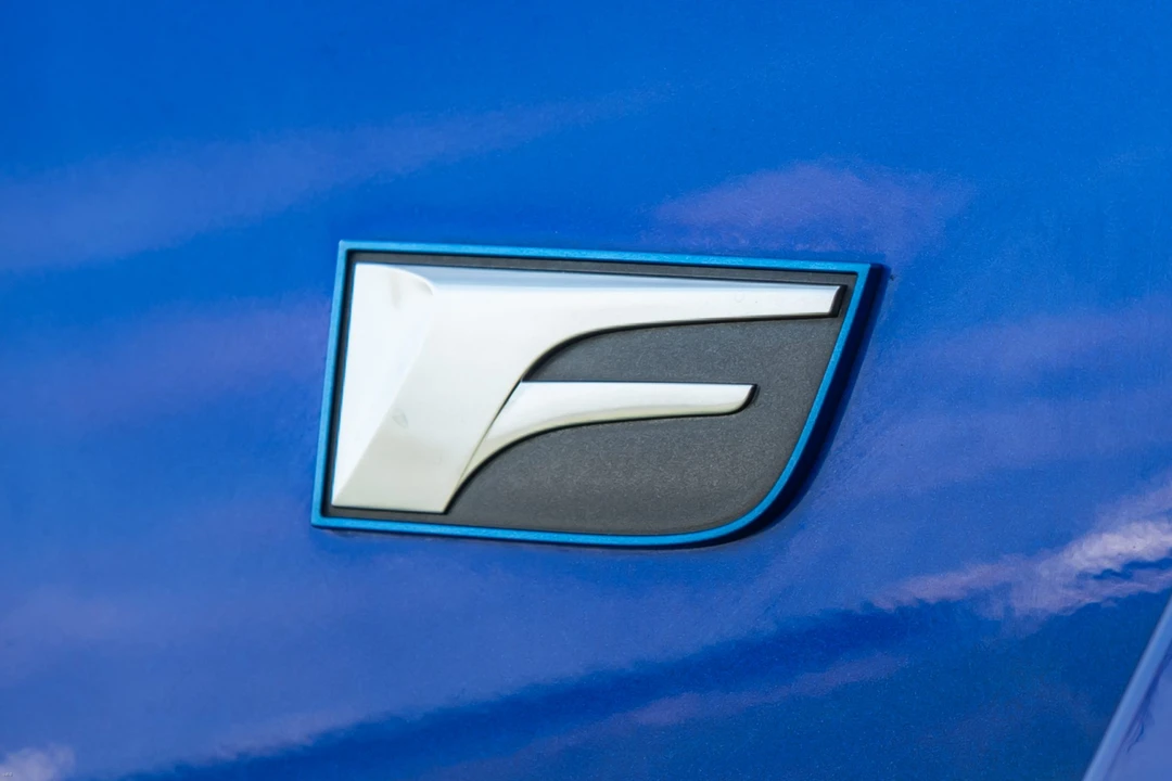 2016 Lexus RC F - Image 25 of 31