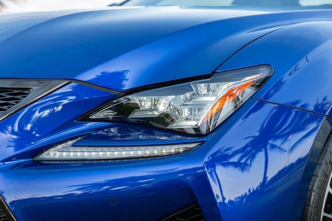 2016 Lexus RC F - Image 11 of 31
