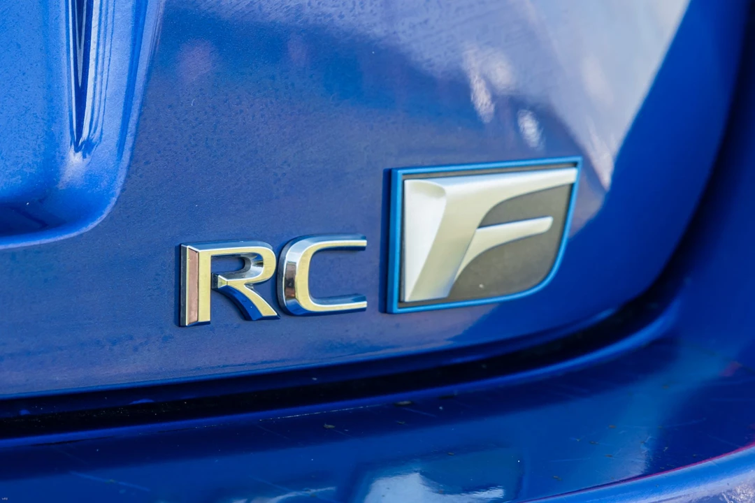 2016 Lexus RC F - Image 23 of 31