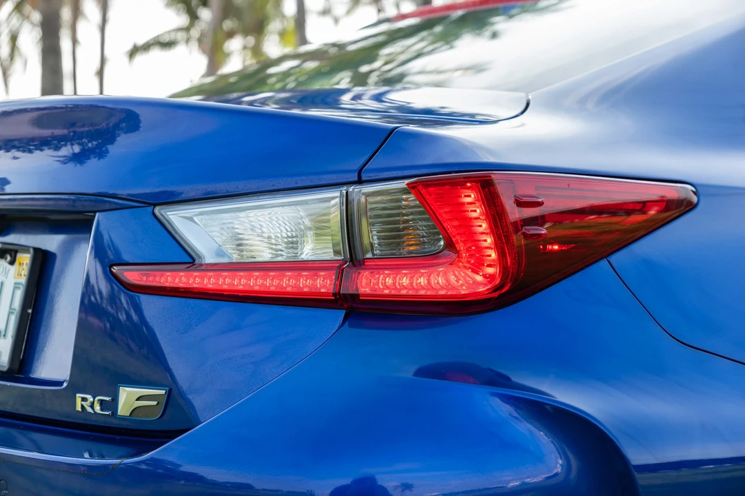 2016 Lexus RC F - Image 13 of 31