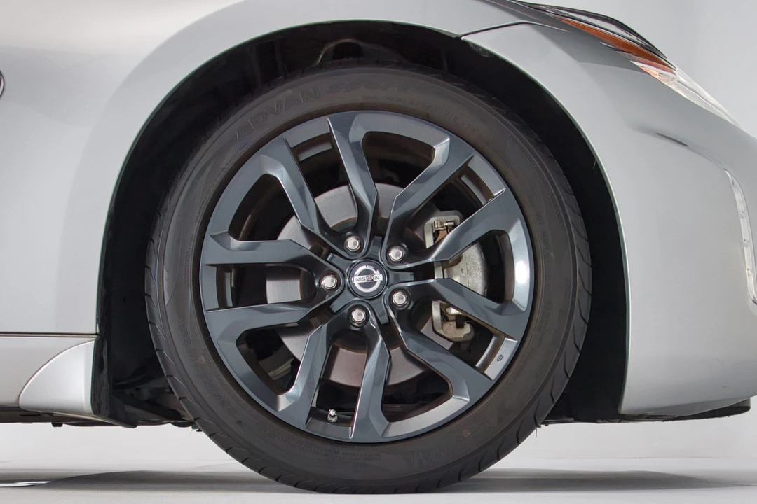 2016 Nissan 370Z 6th Gen - Image 13 of 31