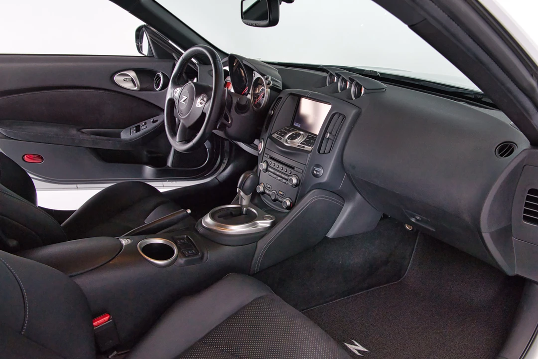 2016 Nissan 370Z 6th Gen - Image 26 of 31
